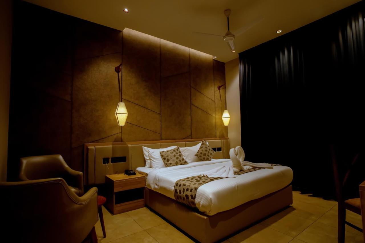 戈德亚姆 Beeza Clubhouse酒店 外观 照片